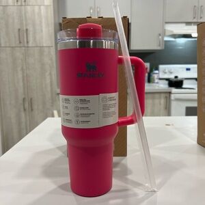 Stanley pink Quencher Tumbler with Straw
